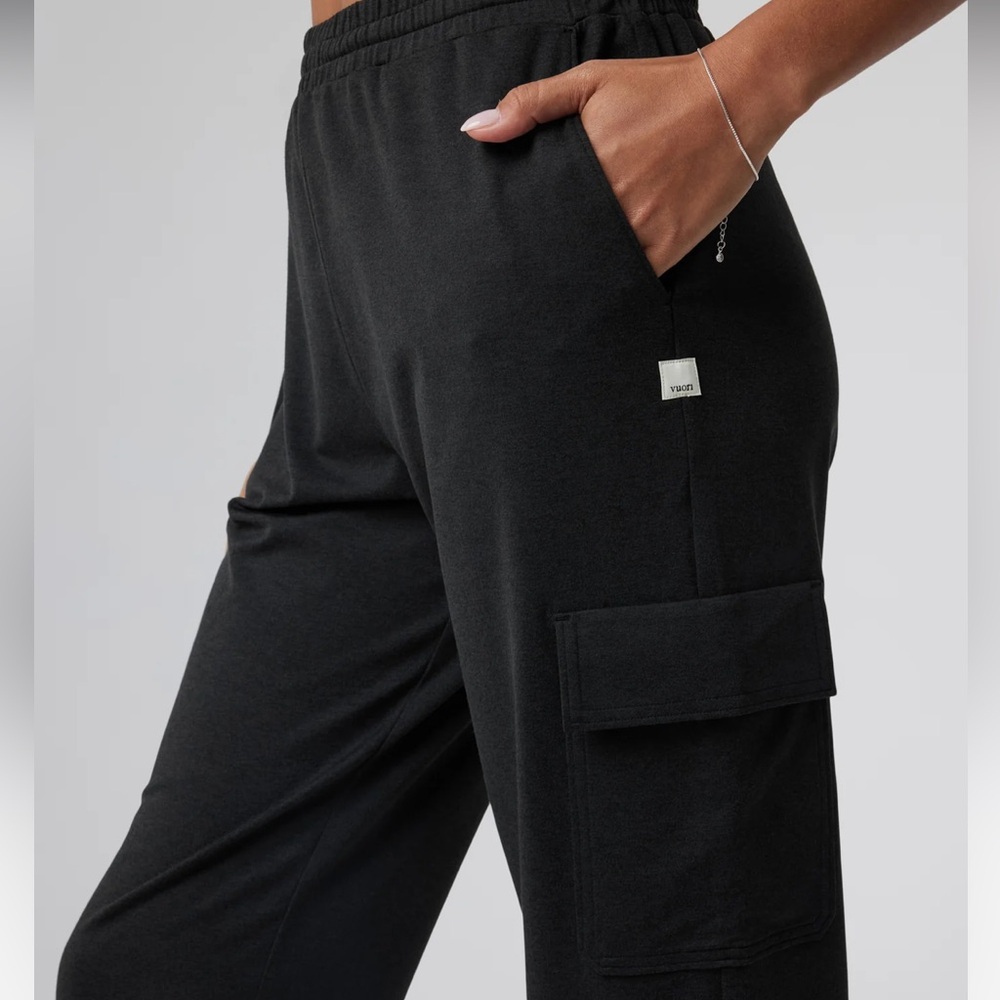 Vuori boyfriend cargo sweatpant